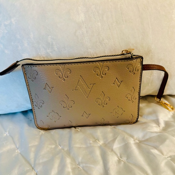 unknown Handbags - Tan Wristlet with Embossed Pattern